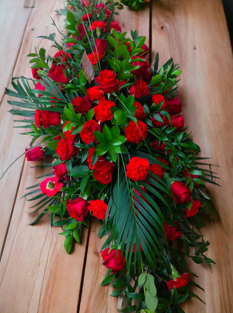 CLASSIC CASKET TOP RED ROSE AND CARNATION